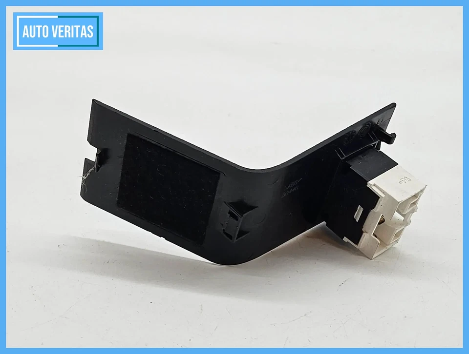 Original Fiat Punto 199 seat adjustment switch 735417393 - Image 3 of 4