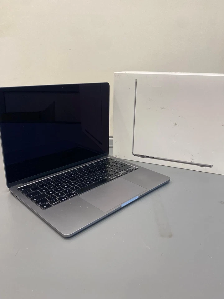 Apple MacBook Air 13,6" M2 Chip 16GB RAM 512GB SSD