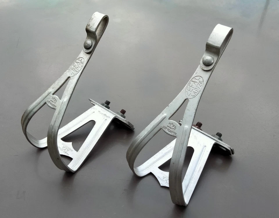 Cales pied AFA ZEFAL DURALUMIN vélo ancien course Caminargent Barra randonneuse - Photo 4/4