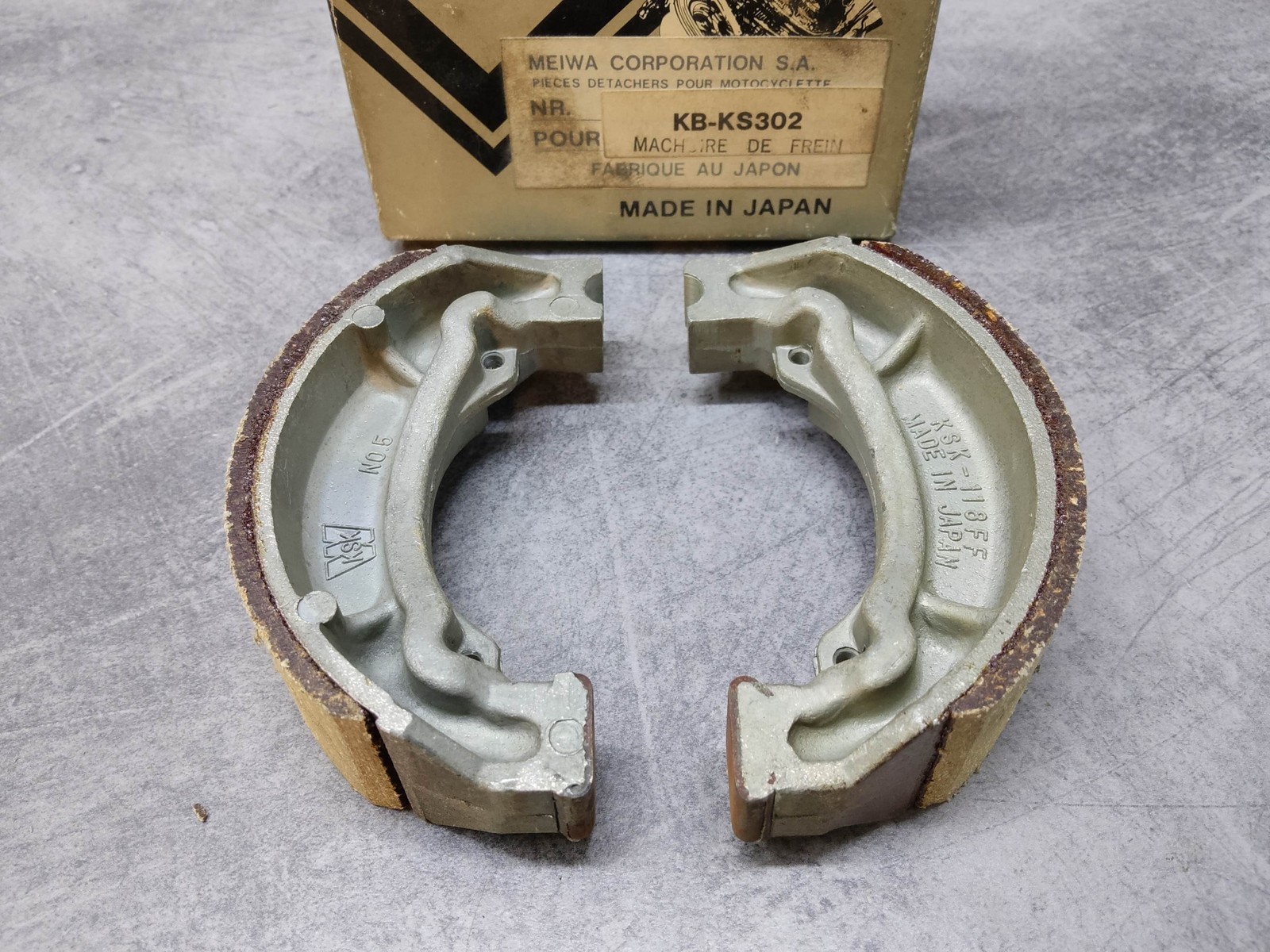 Kit mâchoires de frein tambour SUZUKI TS125 TS50 RV90 54401-35880