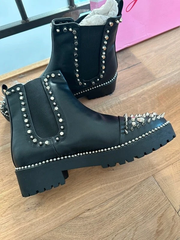 Bottines clous sales