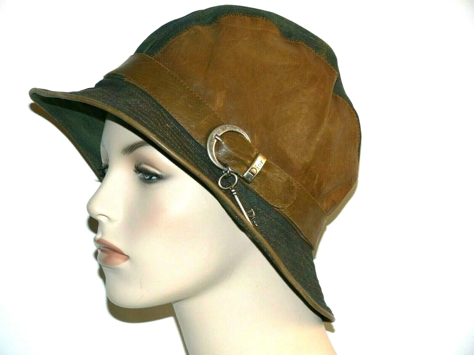 CHAPEAU VEAU CHRISTIAN DIOR BOUTIQUE PARIS 2 TAILLE 57 FABRIQUÉ EN FRANCE