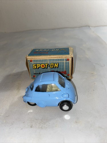 Triang Spot On 118 BMW ISETTA BUBBLE CAR 1/42 scale featuring a dark