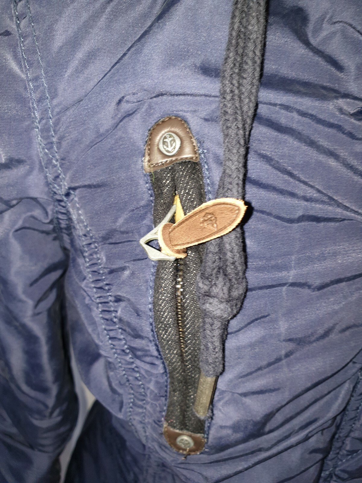 Picture 2 of 9