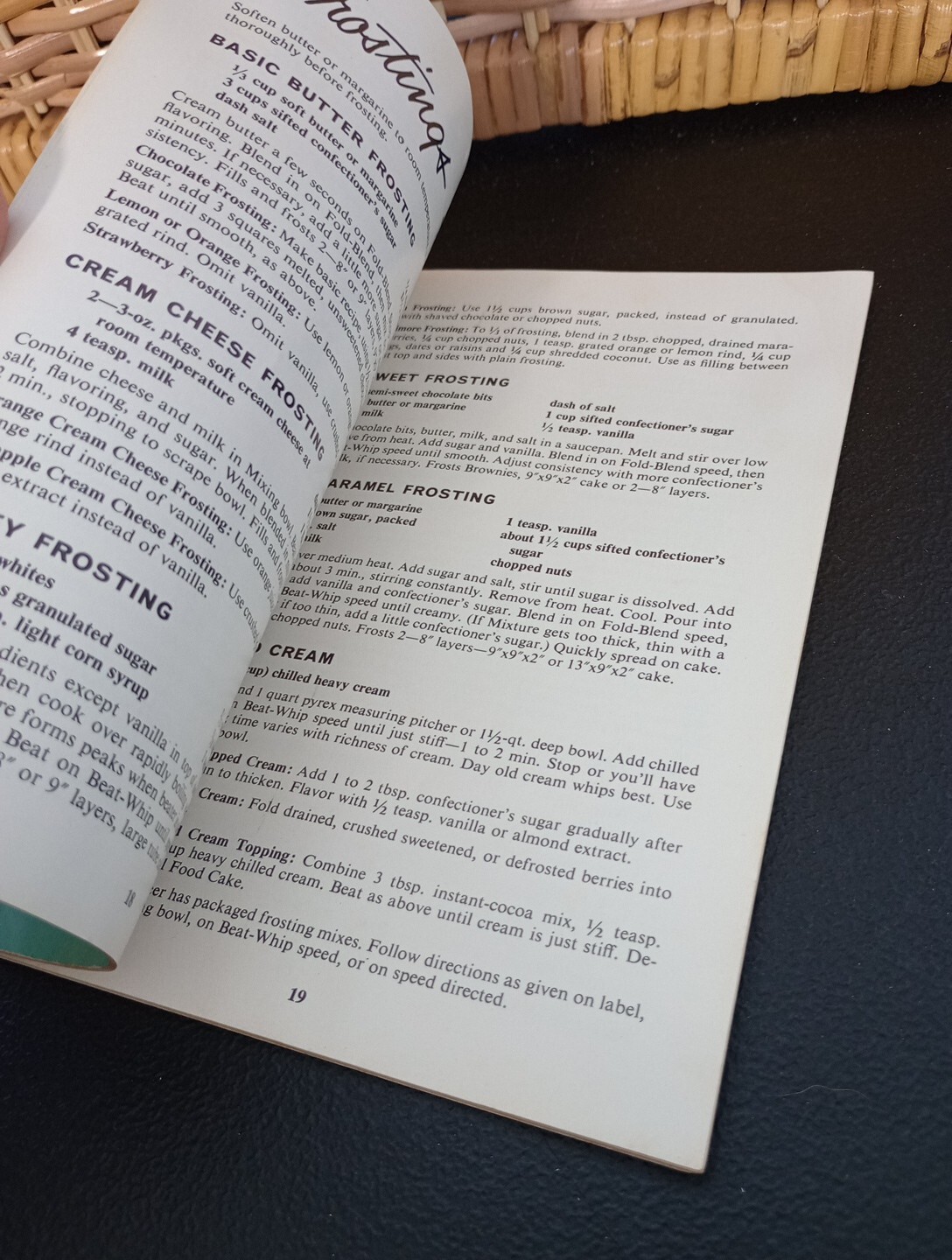 Vintage 1960 Sunbeam Deluxe Mixmaster Hand Mixer Recipe Instruction Book 35 Page