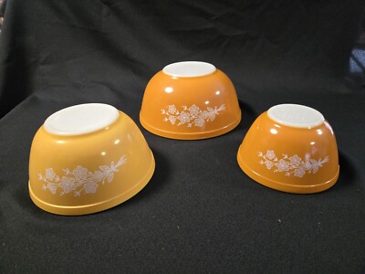 Vintage 3 Pyrex Orange Mixing Bowls Butterfly Gold Flowers