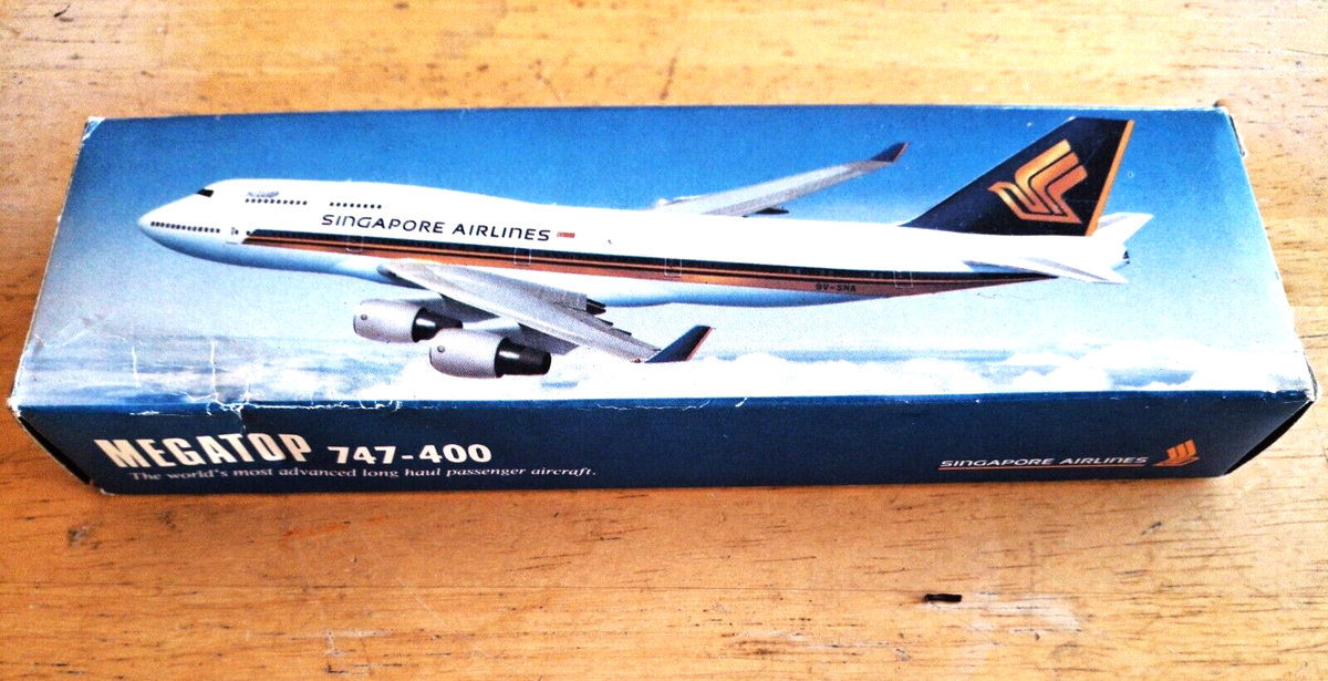 シンガポール　SINGAPORE AIRLINES MEGATOP SINGAPORE AIRLINES MEGATOP BOEING 747-400 1:400 [HERPA