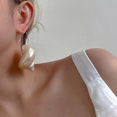Spiral Drop Earrings Ring Shape Natural Baroque French Bold Look 1 Pair