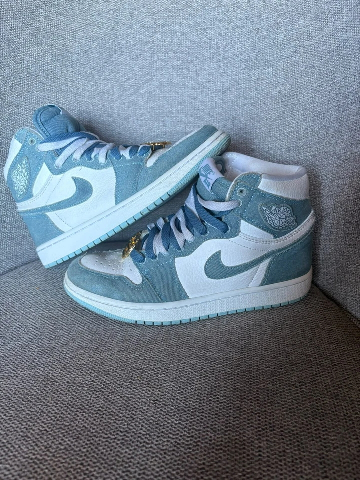 Nike Air Jordan 1 High, foto 4 di 5