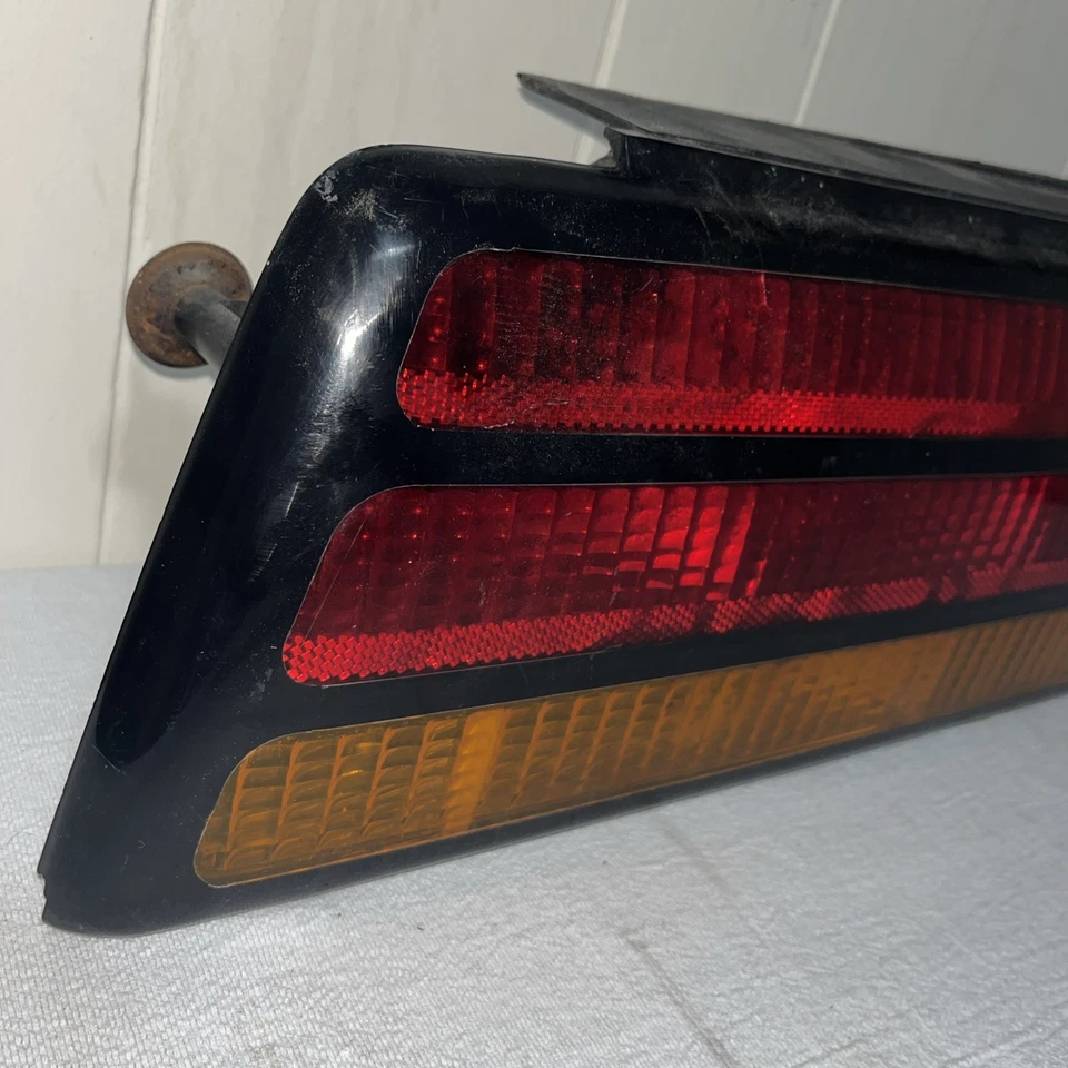 86 87 88 89 90 91 92 Pontiac Firebird Tail Light Lamp Left Driver OEM GM - Image 3 of 4