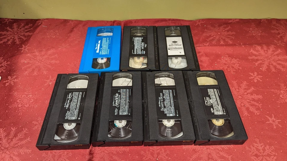 Комплект видеокассет Disney лот из 7 Monsters Inc, Mulan, Snow White, Beauty Beast ECT. - Изображение 3 из 4