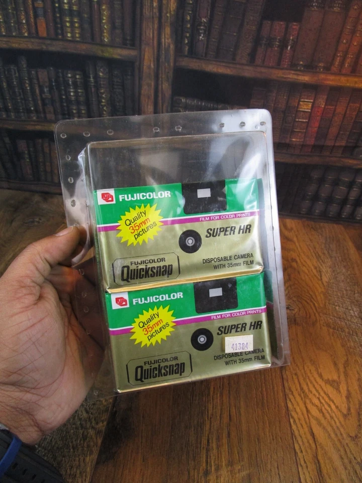 VTG EXPIRED 1989 Sealed Pair FUJICOLOR QUICKSNAP DISPOSABLE 35mm CAMERA w/ FILM - Image 3 of 4