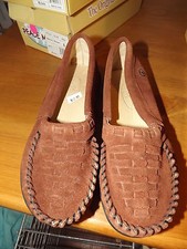 NEW PEACE MOCCASINS MICHELLE STYLE DARK BROWN RET42.95 NWT SZ 6