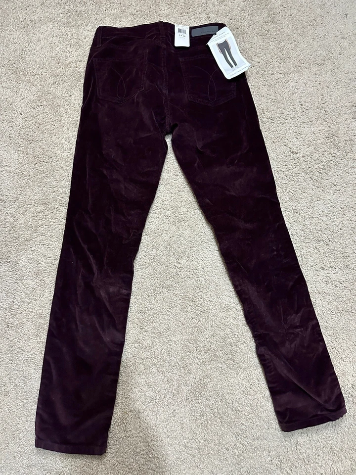 Calvin Klein Jeans Women's Ultimate Skinny Corduroy Low Rise Pant Size 6 x 30 - Imagem 2 de 4