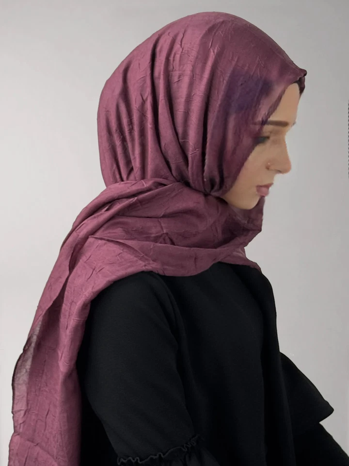 Ciruela arruga | Hiyab tono púrpura/chal rectangular Foto 2 de 3