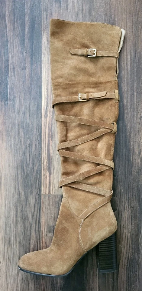 Sam Edelman Sable Tostado Gamuza Cuero Sobre la Rodilla 3.5" Tacón Botas Hebillas Talla 6m Foto 3 de 4