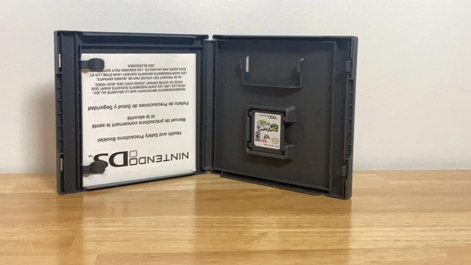 The Sims 2 Nintendo DS TESTED WORKING - Image 3 of 3