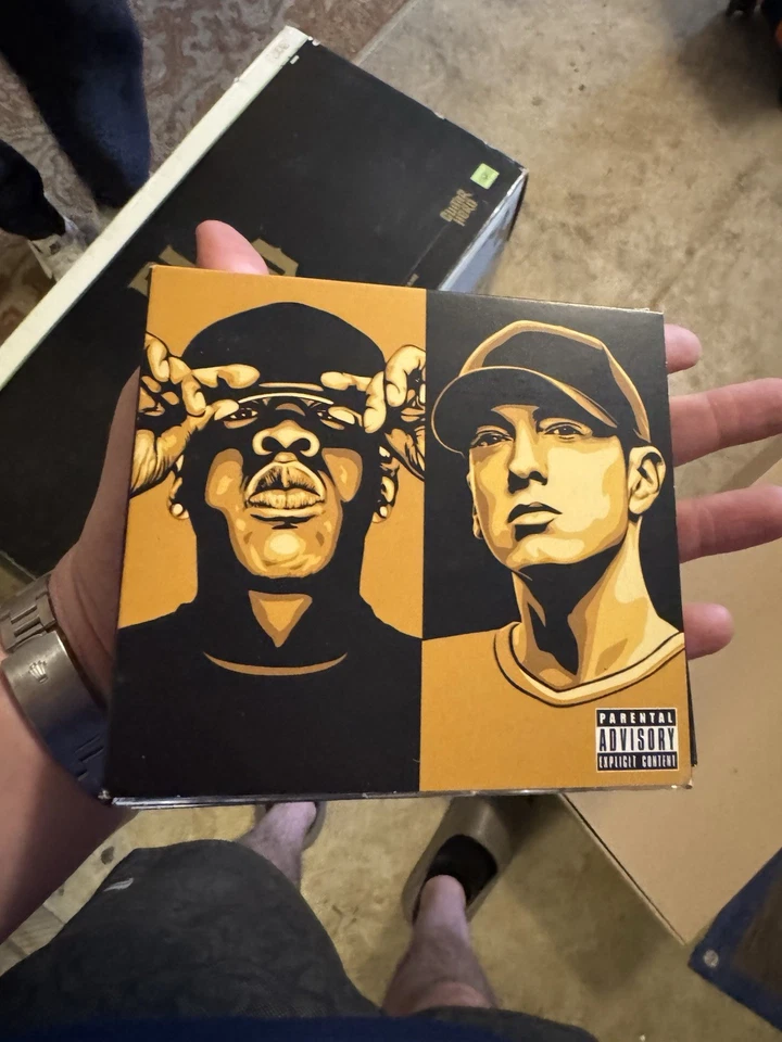 DJ Hero Renegade Edition Xbox 360 Sealed Jay-Z Eminem CD Turntable Bundle New - Image 4 of 4