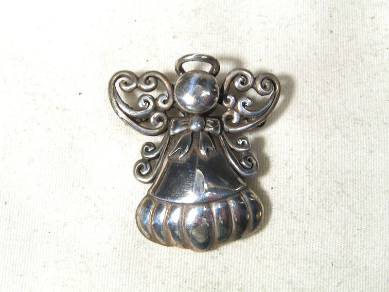 ...Vintage Sterling Silver ANGEL Brooch/Pendant...