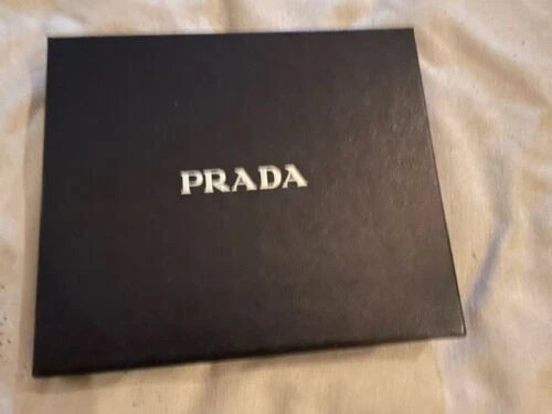 Кожаные чехлы футляры и чехлы-книжки с клавиатурой для планшетов электронных книг Prada