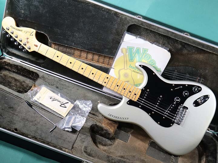Fender 25th Anniversary Stratocaster Silver USA 1980 Solid Fender 25th Anniversary Stratocaster Silver USA 1980 Solid