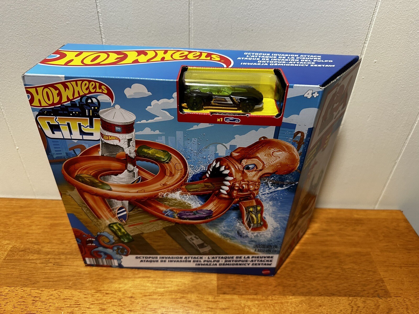 Hot Wheels City Octopus Invasion Attack Playset, Toy Car Set Octopus