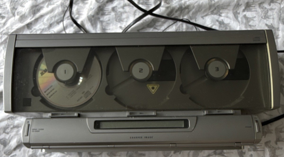 3×3=10 [CD] Sharper Image MS3103 Triple 3-Disc CD Changer Silver Stereo L/R