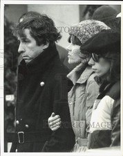1980 Press Photo Actress Jane Fonda, Tom Hayden at John Lennon tribute,New York
