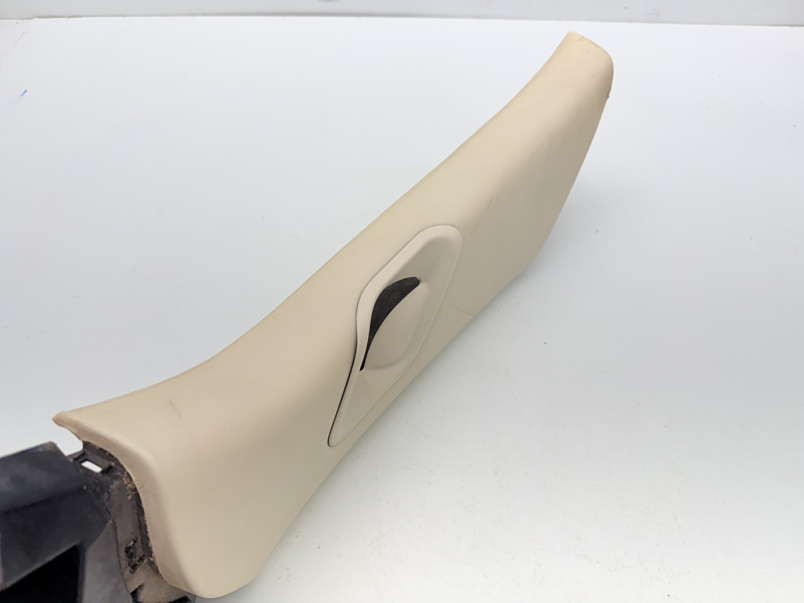 2016-2020 Bentley Bentayga Right C Pillar Upper Trim Cover Panel 36A867288A