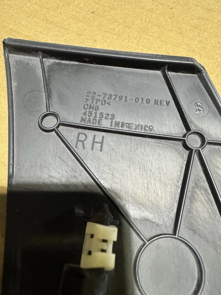 FREIGHTLINER CASCADIA MOLDURA INTERIOR DERECHA 22-73791-010 Foto 2 de 2