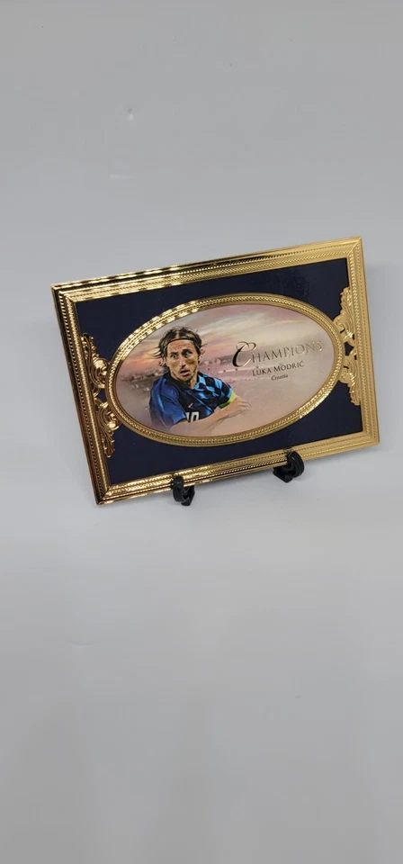 Champions Futera Luka Modric Золотая Рама 7/14 - Изображение 2 из 4