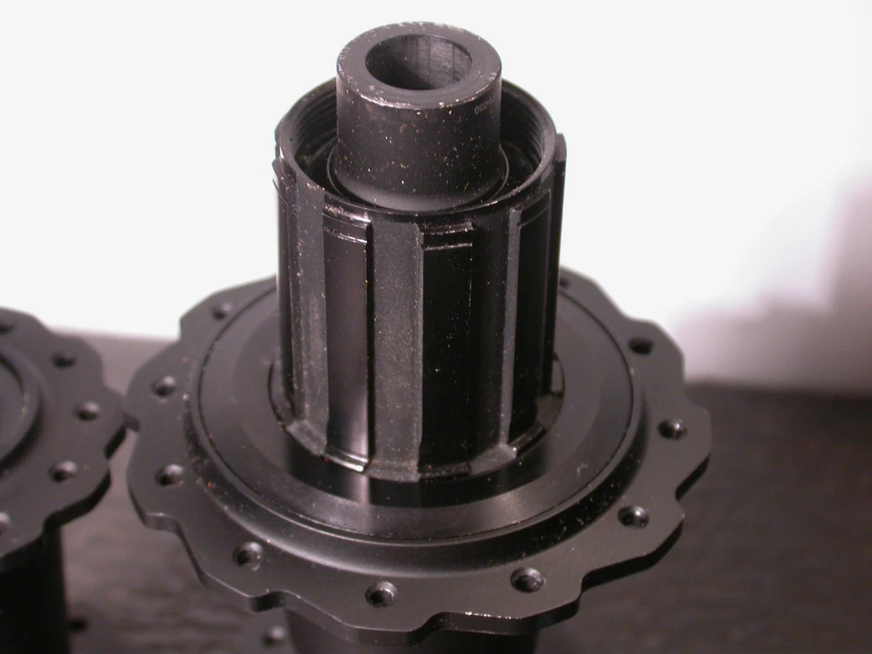 Zipp Sram Cognition Hub Bike Axle Front and Back Set VERY CLEAN - Image 3 of 4