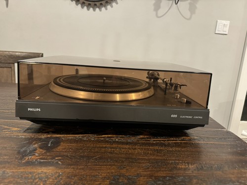 Vintage PHILIPS 685 Turntable Record Player with AT100E Cartridge