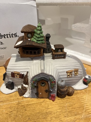 Dept. 56 Dickens' Village "Peggotty's Seaside Cottage" David Copperfield #5550-6 - Picture 2 of 5