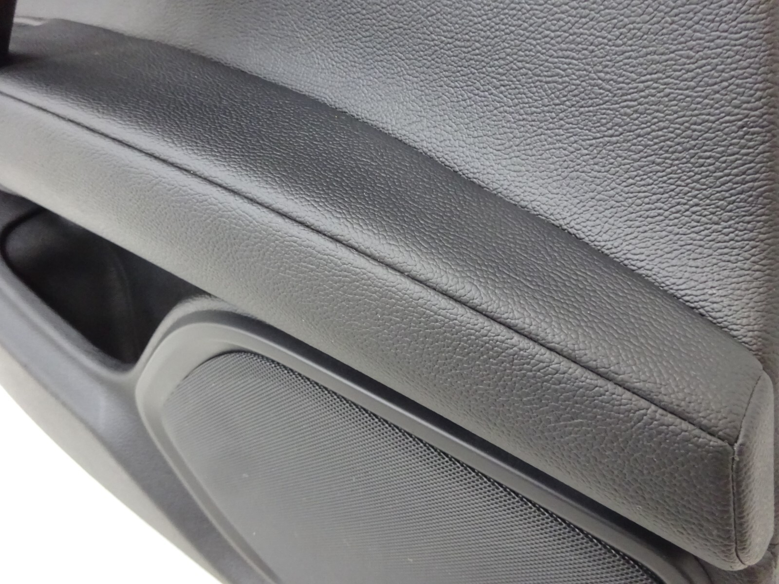 2014-2017 Maserati Ghibli Rear Left Side Interior Door Panel Black OEM DE240217