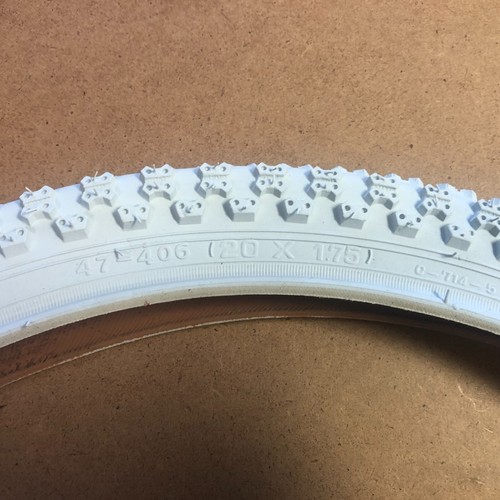 Nuevo neumático de bicicleta CST BMX C714 20x1.75 (47-406) todo blanco - Imagen 3 de 3