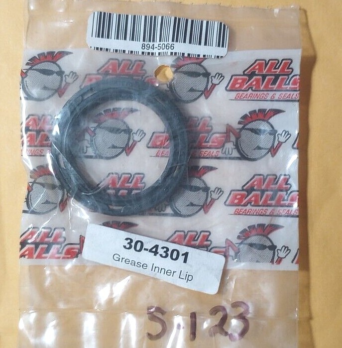 Honda Kawasaki Suzuki Yamaha NOS Double Lip Oil Seal 32x43x7 30