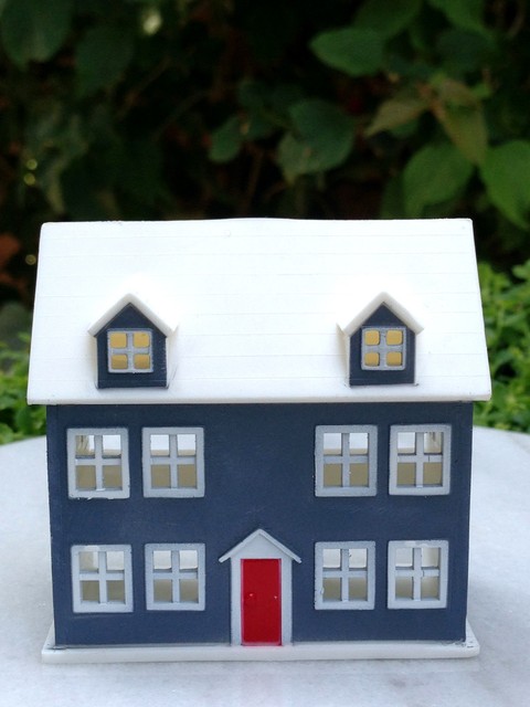 miniature dollhouse for sale