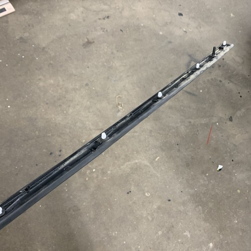 21-23 JEEP GRAND CHEROKEE REAR RIGHT PASSENGER QUARTER WINDOW UPPER MOLDING OEM - Picture 9 of 11