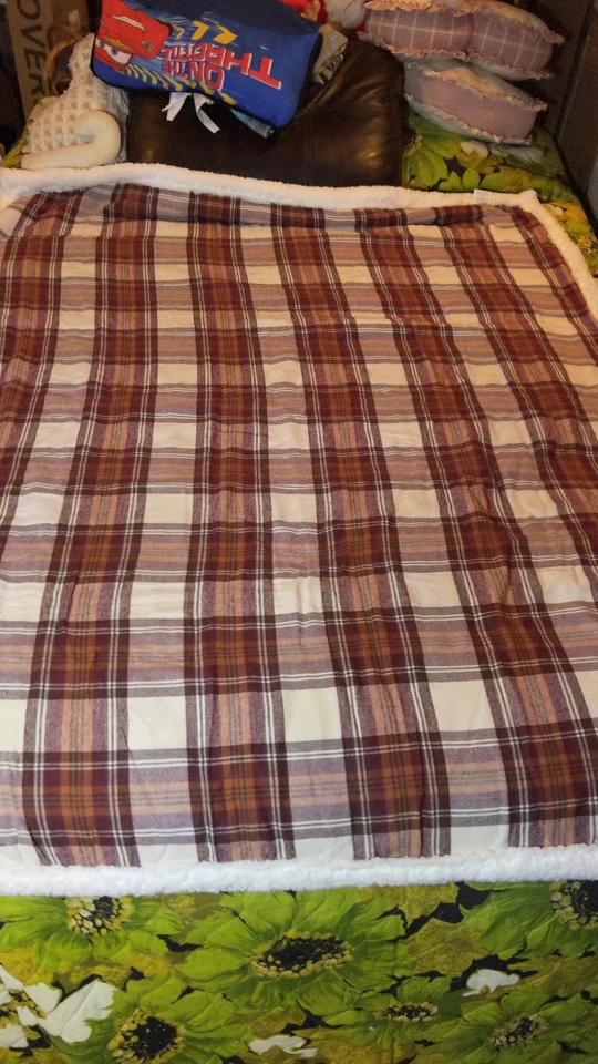 Фланелевое одеяло шерпа Eddie Bauer  - Изображение 4 из 4