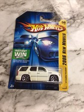 Hot Wheels '07 Cadillac Escalade White 2006 New Model #34/223