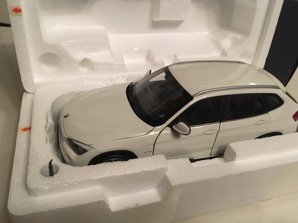 BMW X1 alpine white 1/18 KYOSHO in box | eBay