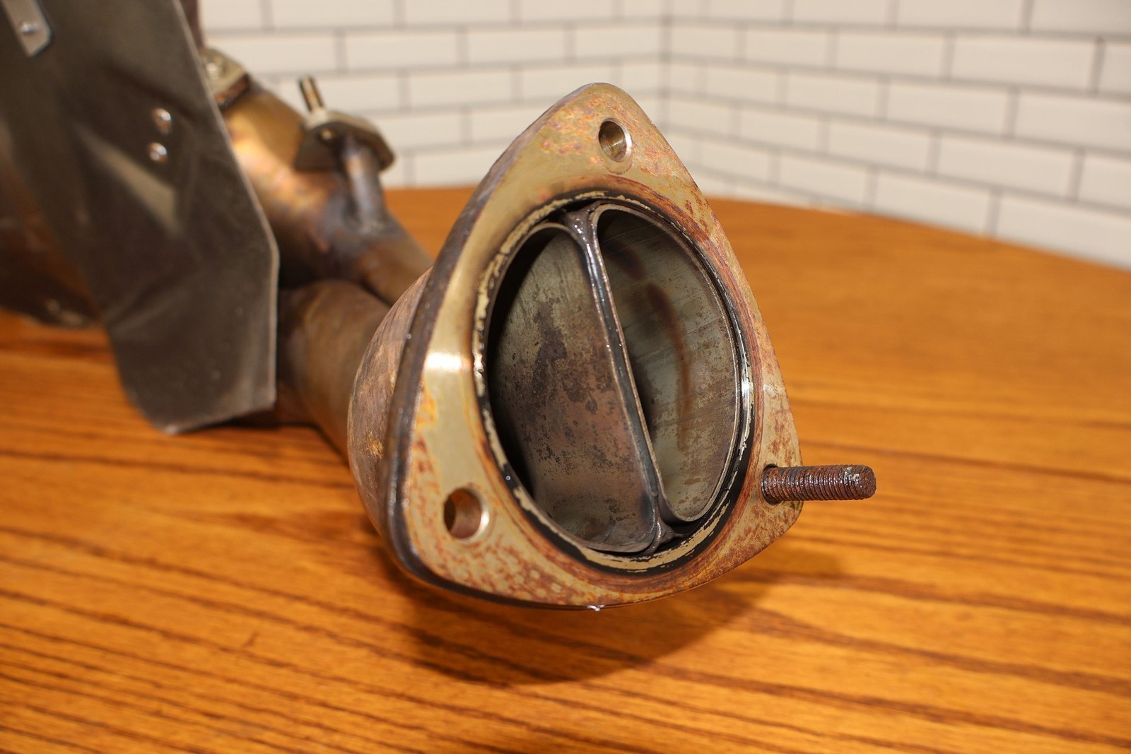 2010 Aston Martin V8 Vantage Right RH Exhaust Manifold OEM (6G33-5G236-BC)