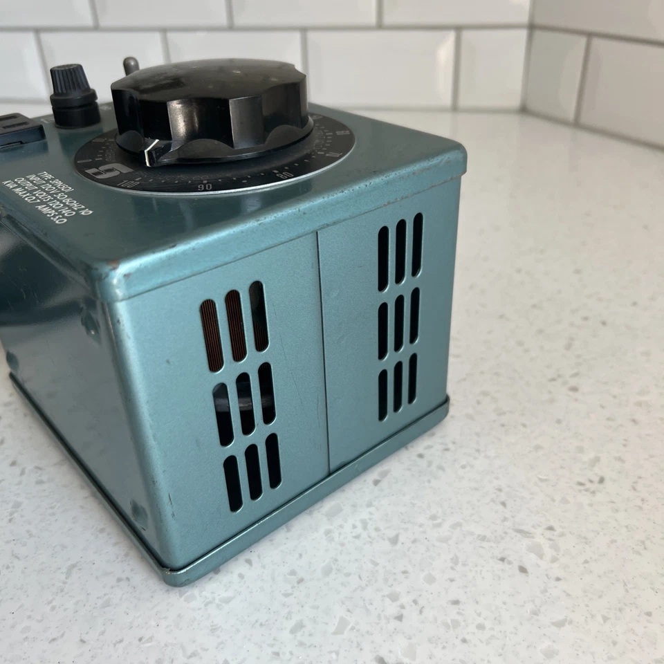 Staco 3PN501 Variable Transformer Input 120V Output 0-140V 5Amp - Image 4 of 4