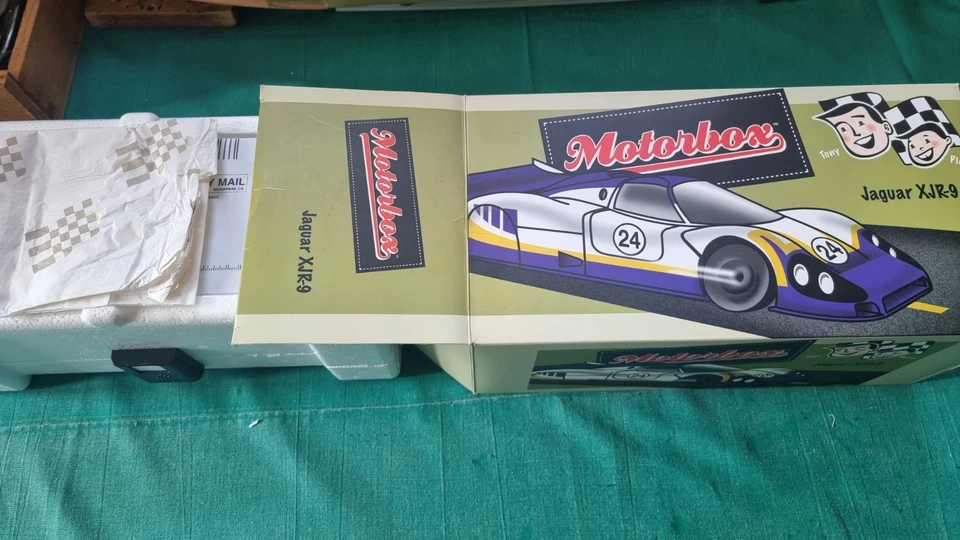 Exoto 1:18 JAGUAR XJR-9 MTB00 105 - Immagine 4 di 4