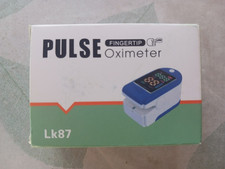 Oxymètre de Pouls Saturomètre Pulsomètre Doigt Mesure Gaz du Sang Sp02 Moniteur