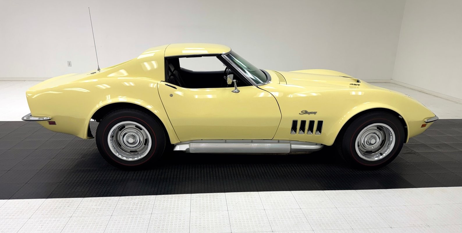 1969 Butternut Yellow Chevrolet Corvette   | C3 Corvette Photo 9