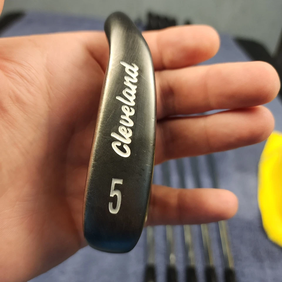 Cleveland Tour Action Black Gunmetal Red Iron Set 5-PW Steel Regular Flex - Image 3 of 4