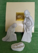 MIKASA 3 PC HOLY NIGHT NATIVITY SET ~ WHITE W/ GOLD TRIM - KT421/395 - open box