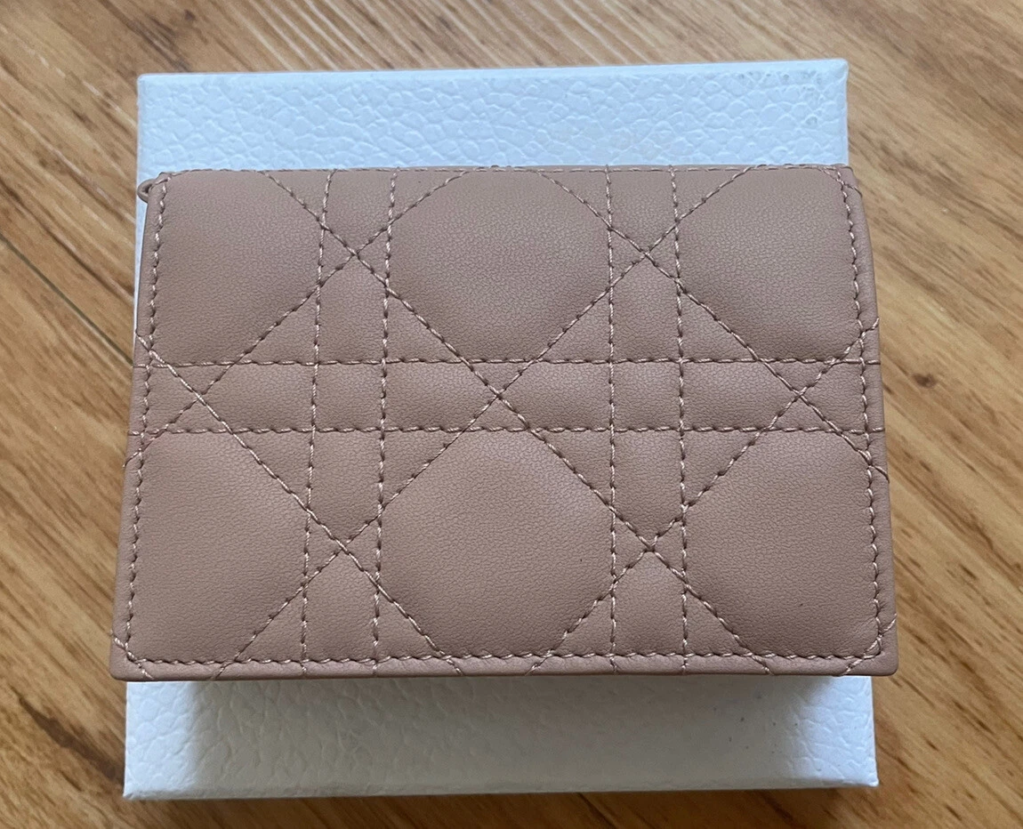 Dior flambant neuf 100 % authentique   Petit sac à main Christian Dior cuir souple   Beige